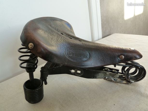 Selle Vélo Ancienne En Cuir Triomphe Excelsior - Marron - Pour Vélo De Ville - Made In France