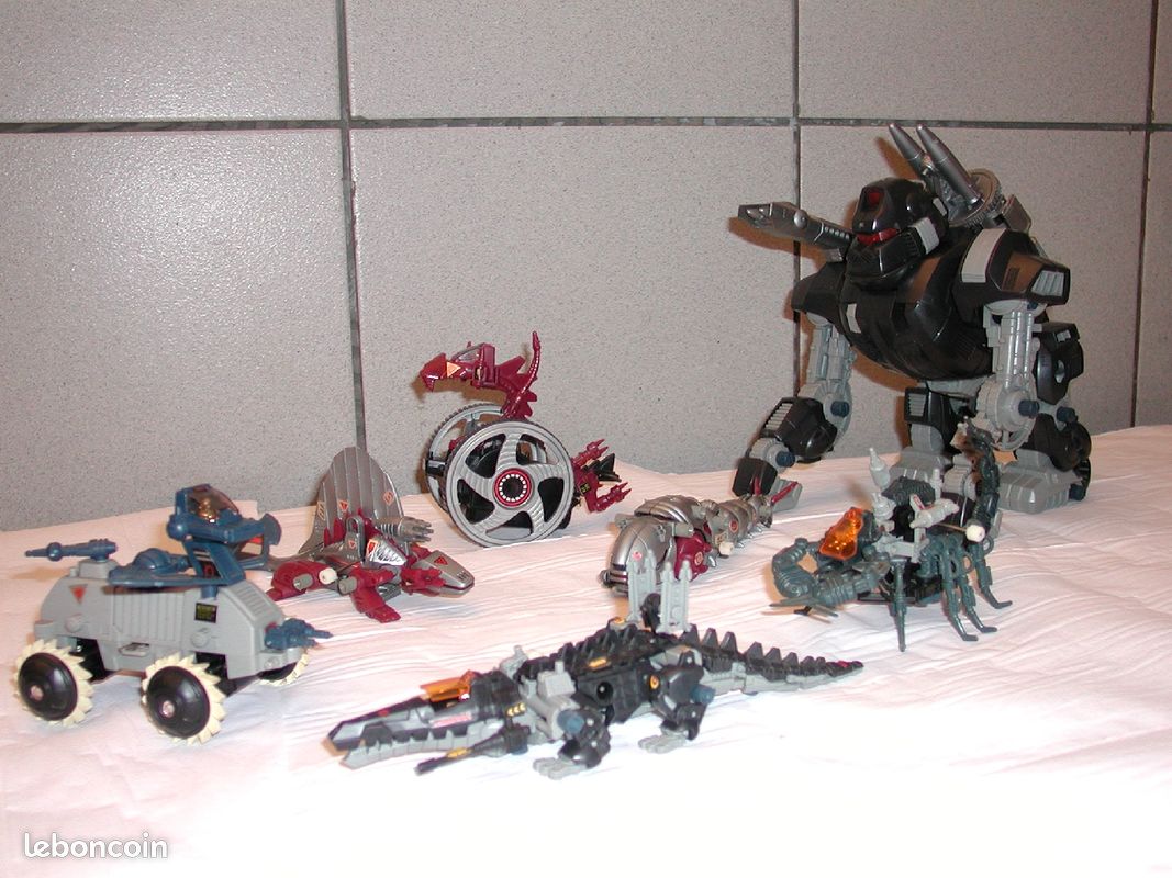 Robot Animaux Zoids Tomy en lot (image 1)