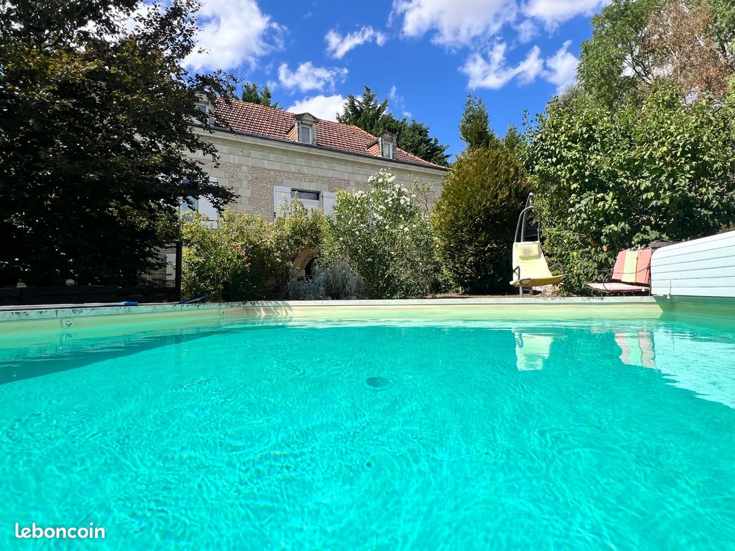 Maison 8 pièces 260 m² · à Senillé-Saint-Sauveur · 260 m² · 299 000 €