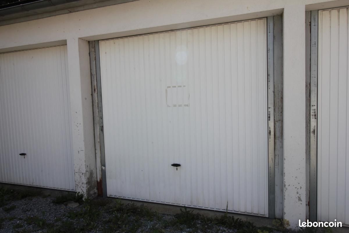 Parking 19 m² · à Bagnères-de-Bigorre · 19 m² · 34 000 €