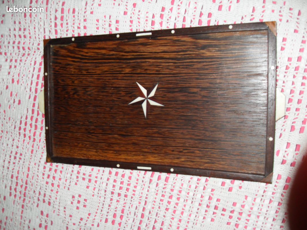 Plateau service en ébène décoré de matière noble (image 3)