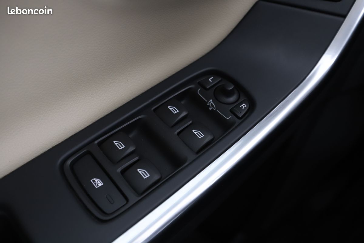 Volvo V60 2.0 D4 Momentum Geartronic 8 190 ch (image 23)