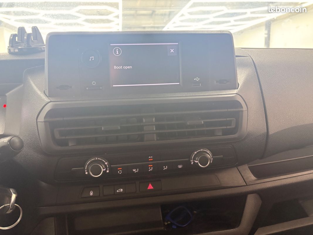 Peugeot EXPERT FOURGON M (L2) Cabine Repliable entretien complet/6 places (image 24)