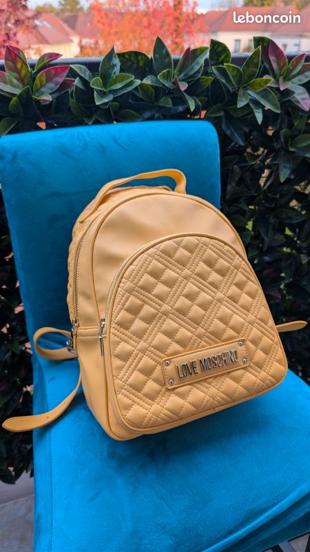 Sac à Main MOSCHINO CHEAP AND CHIC En Cuir Jaune - Bon état, Format Moyen, Style Marin