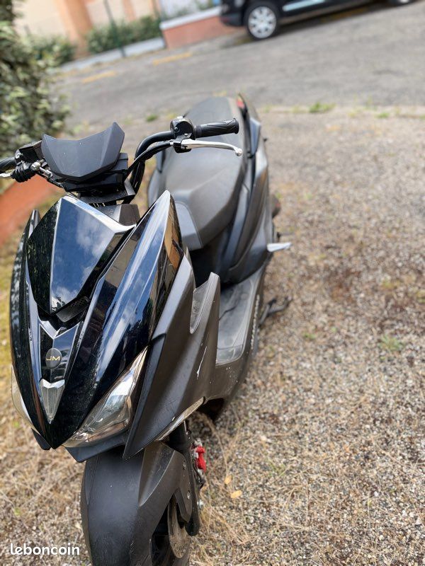 Scooter 50cc jm motor 4T ( accepte l’échange) (image 1)