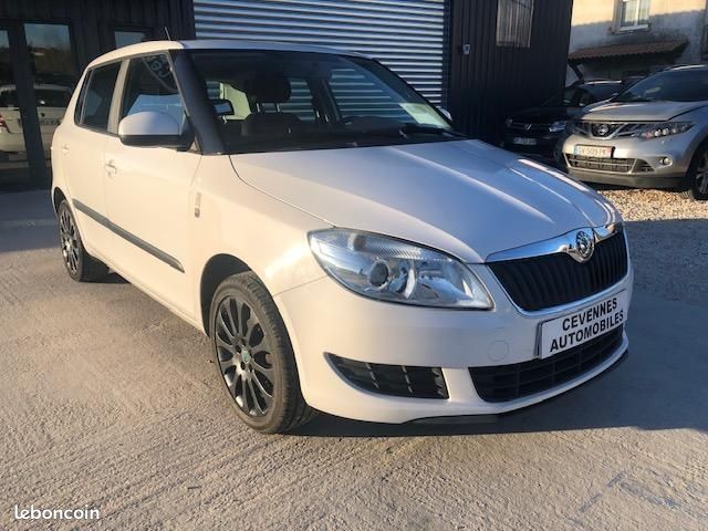 Skoda FABIA 1.2 STYLE 5 PORTES (image 7)