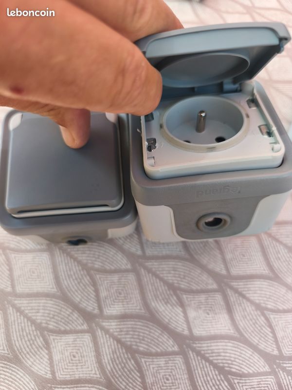 Legrand, Lot de 2 prises PLEXO (image 2)