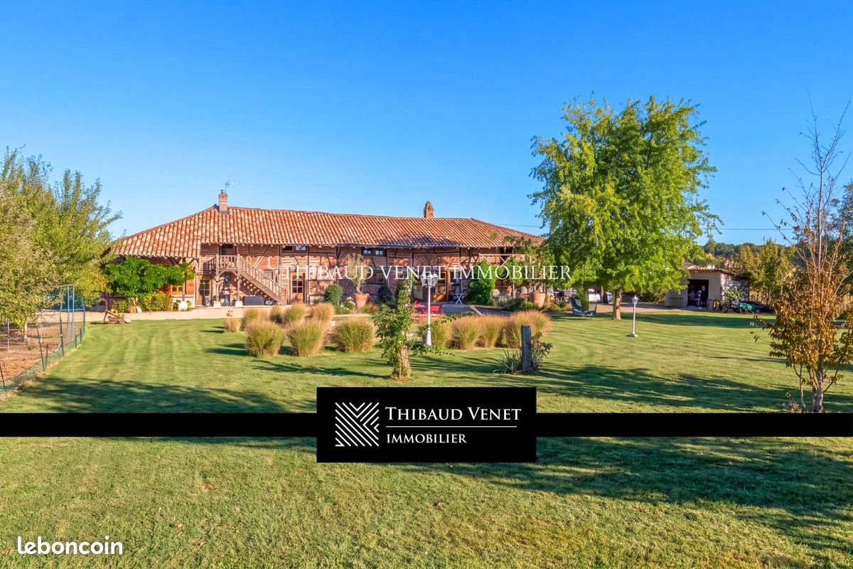 Maison 7 pièces 308 m² · à Courtes · 308 m² · 475 000 €