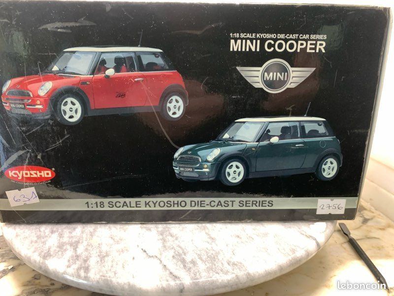 Diecast model cars Mini Cooper D 1/18 Kyosho D grun et bandes whites
