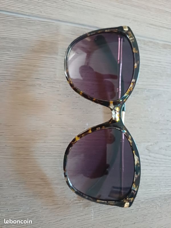 Lunettes femme avec etui souple (image 1)