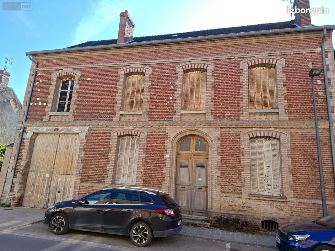 Immeuble 9 pièces 197 m² · à Crécy-sur-Serre · 197 m² · 151 580 €