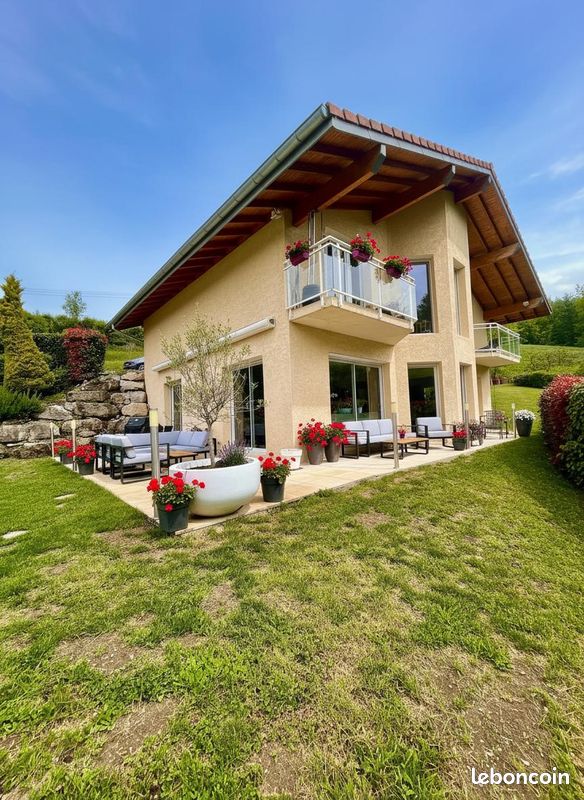 Maison 5 pièces 141 m² · à Fillière · 141 m² · 725 900 €