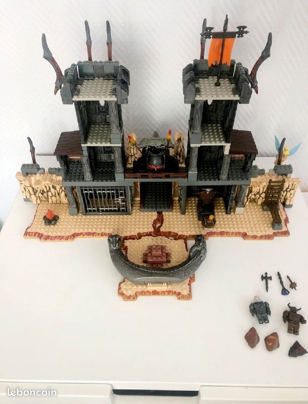 Mega Bloks Fire Ice Dragons 9889 Portal Of Fire | Presque Complet Avec Notice