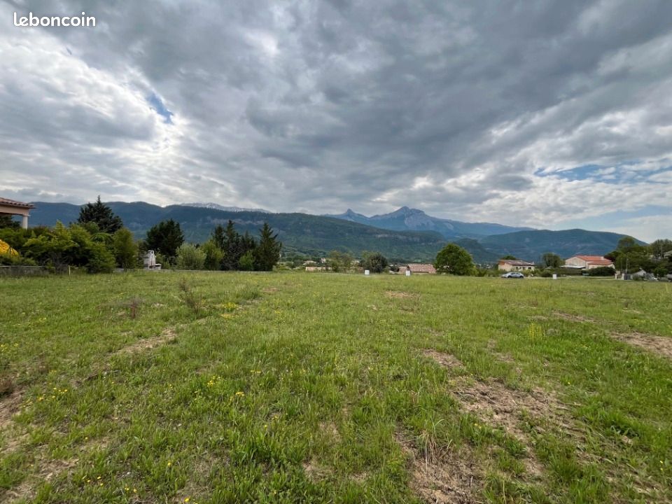 Terrain 1 629 m² Le Brusquet · 104 000 €