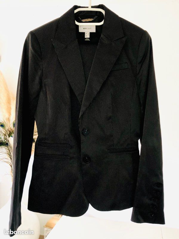 Tailleur satiné (image 1)