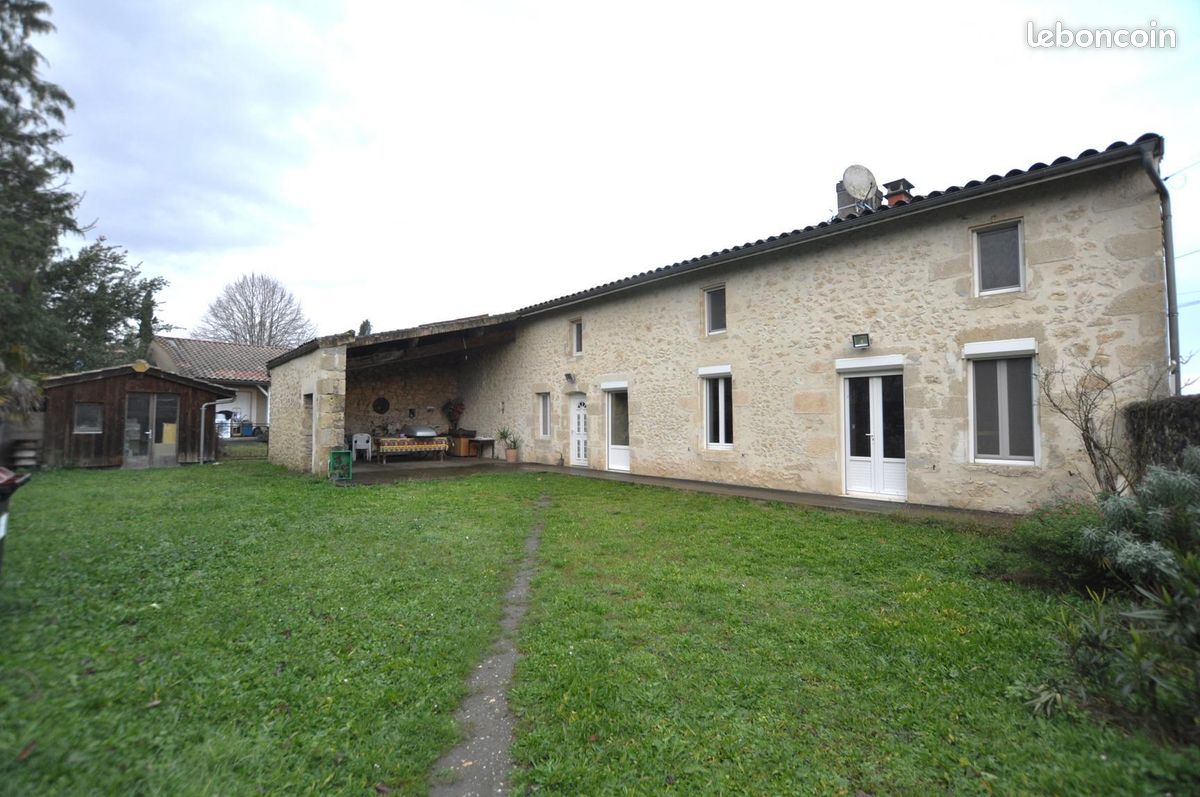 Maison 7 pièces 267 m² · à Illats · 267 m² · 1 230 €/mois