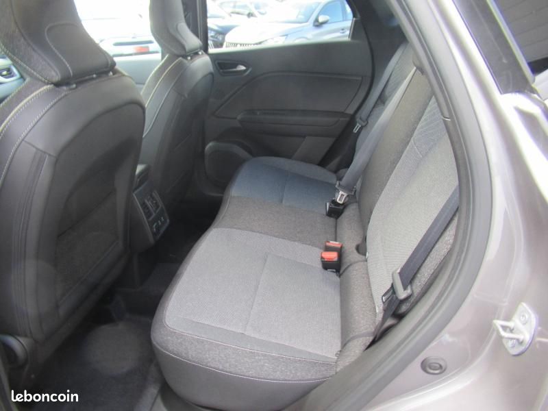 Renault Captur 1.8 E-Tech full hybrid 160ch Techno - 25 (image 11)