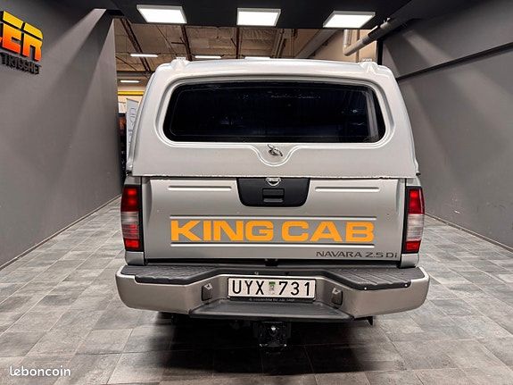 Nissan Navara Double Cab 2.5 dCi 133CH | Faible Kilométrage 4x4 Attelage Climatisation Sièges Cha... (image 4)