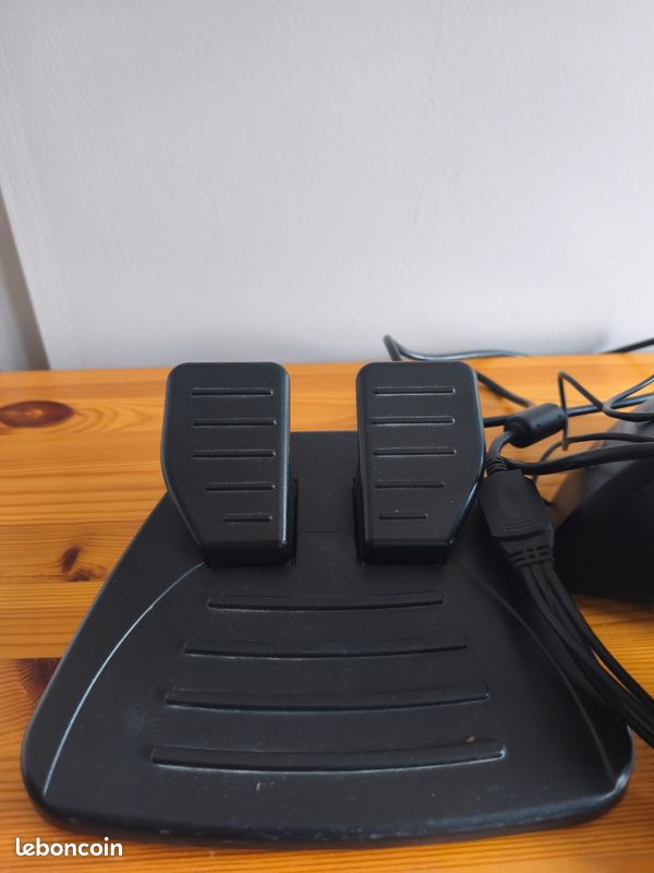 Thrustmaster ferrari volant ps1 (image 3)