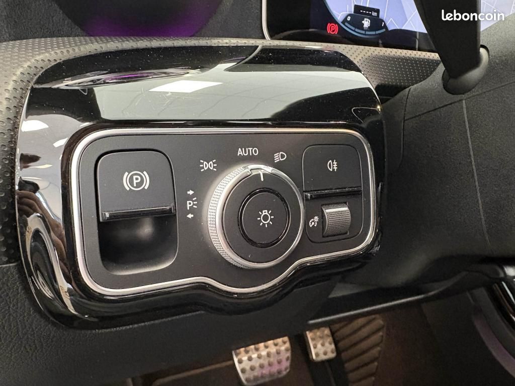 MERCEDES CLASSE A A 200 d - BV 8G-DCT BERLINE 5P - BM 177 AMG Line PHASE 1 (image 21)