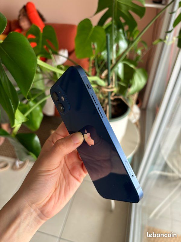 IPhone 12 64 Go Bleu – Excellent état (image 5)