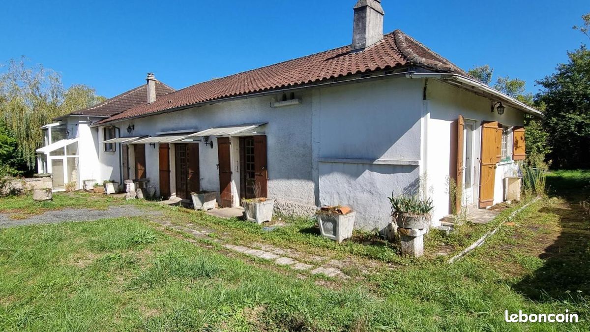 Maison 9 pièces 190 m² · à Saint-Martial-de-Valette · 190 m² · 128 000 €