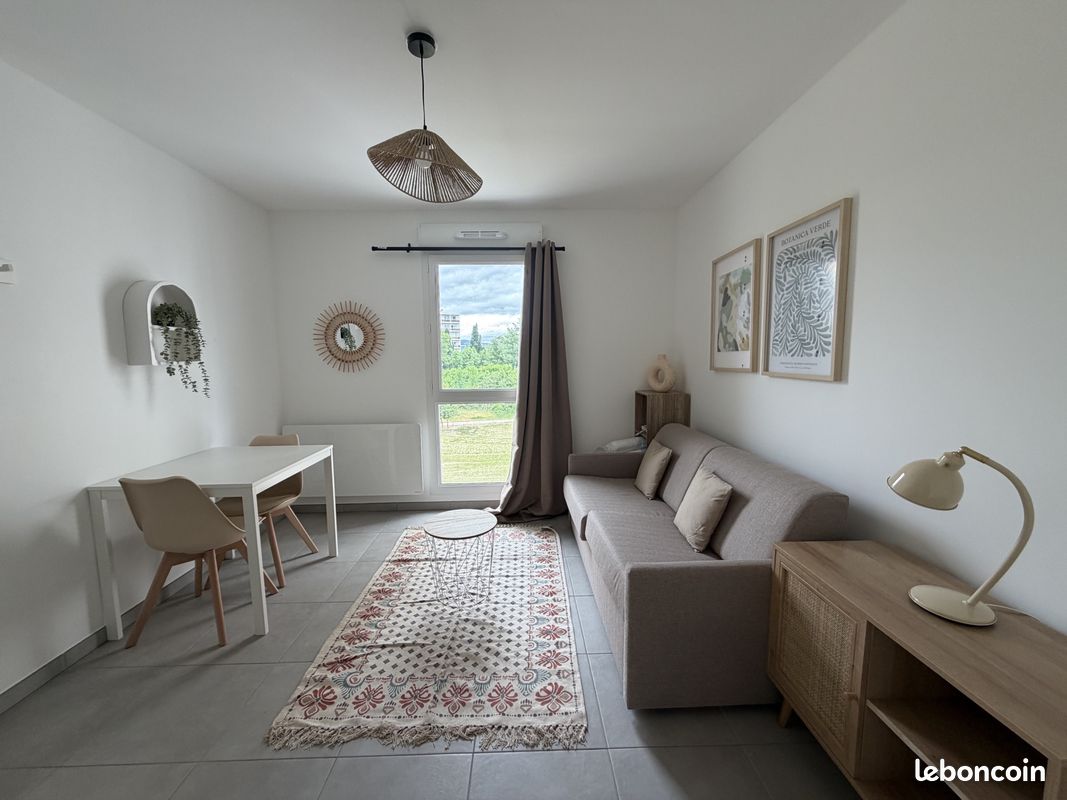 Appartement 1 pièce 18 m² · à Saint-Étienne · 18 m² · 369 €/mois