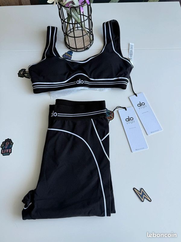 ALO Yoga set black new collection vêtements de yoga M Vêtements