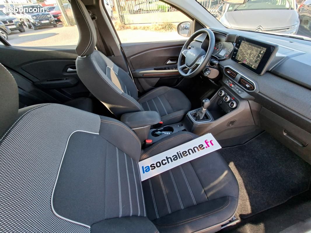 Dacia Sandero TCe 90 CVT Stepway Expression + toit ouvrant + radar av et caméra recul + clim auto... (image 6)