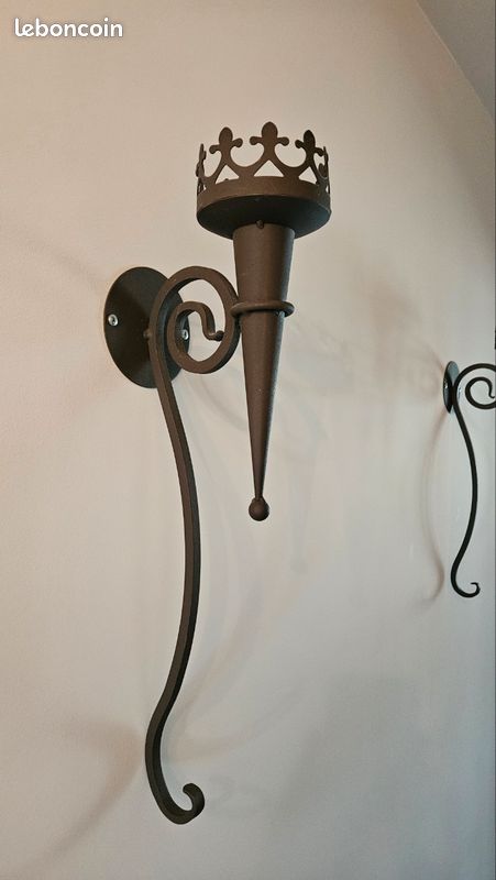 Paire de torches murales / appliques en fer forgé style médiéval – 50 cm (image 1)