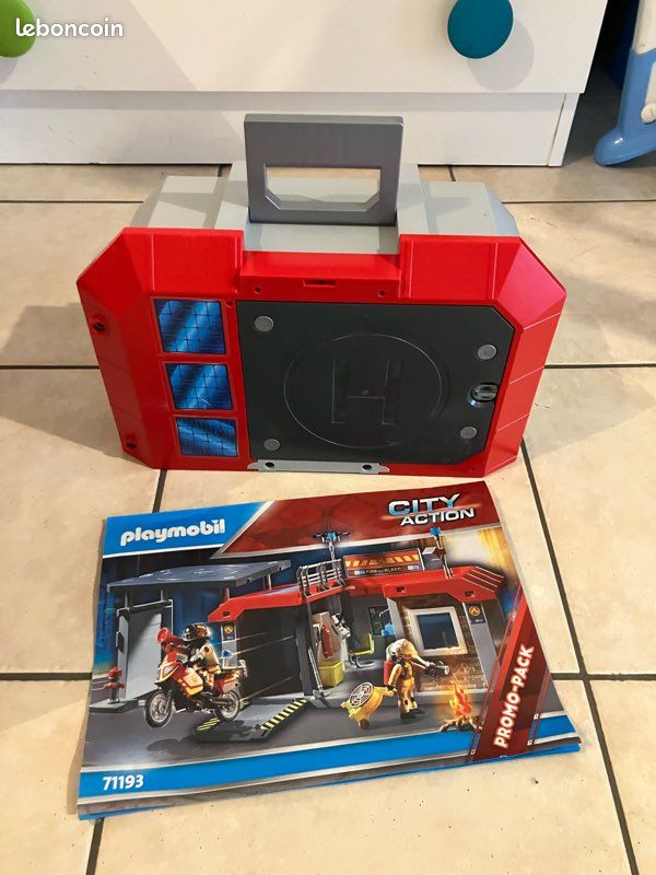 Playmobil caserne de pompier portative (71193) (image 4)