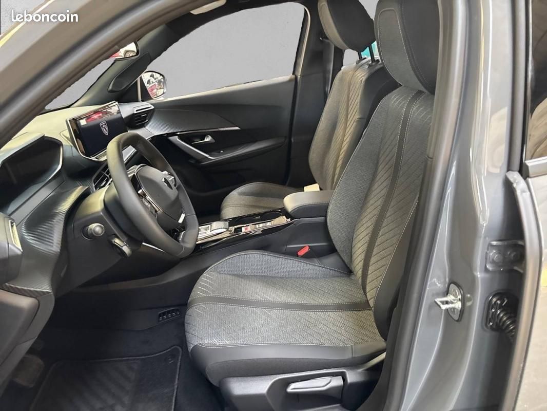 Peugeot 2008 Hybrid 110 e-DCS6 - Allure (image 11)