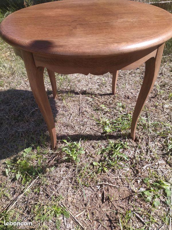 Table basse ronde en chêne (image 1)