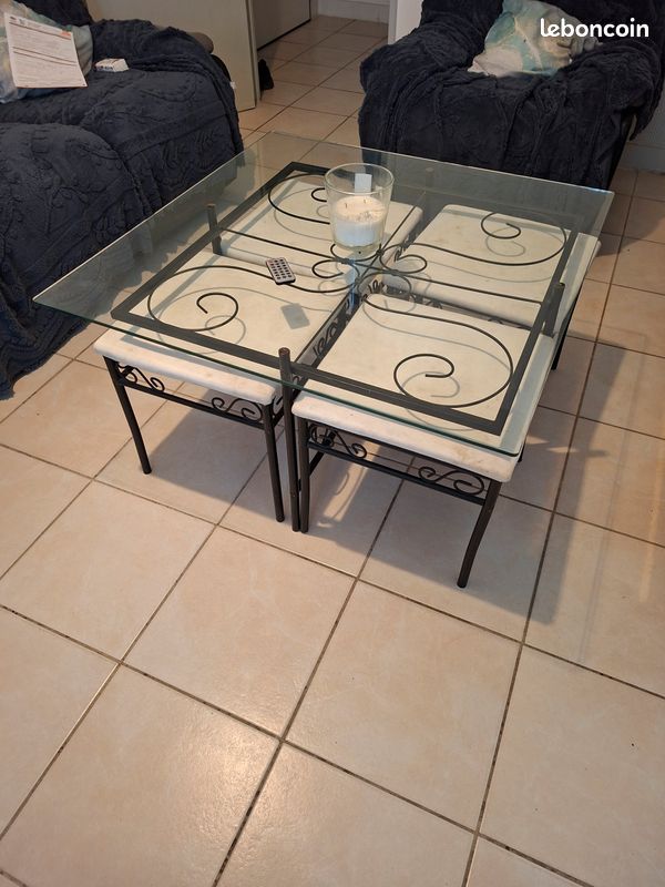 Table basse avec tabouret (image 1)