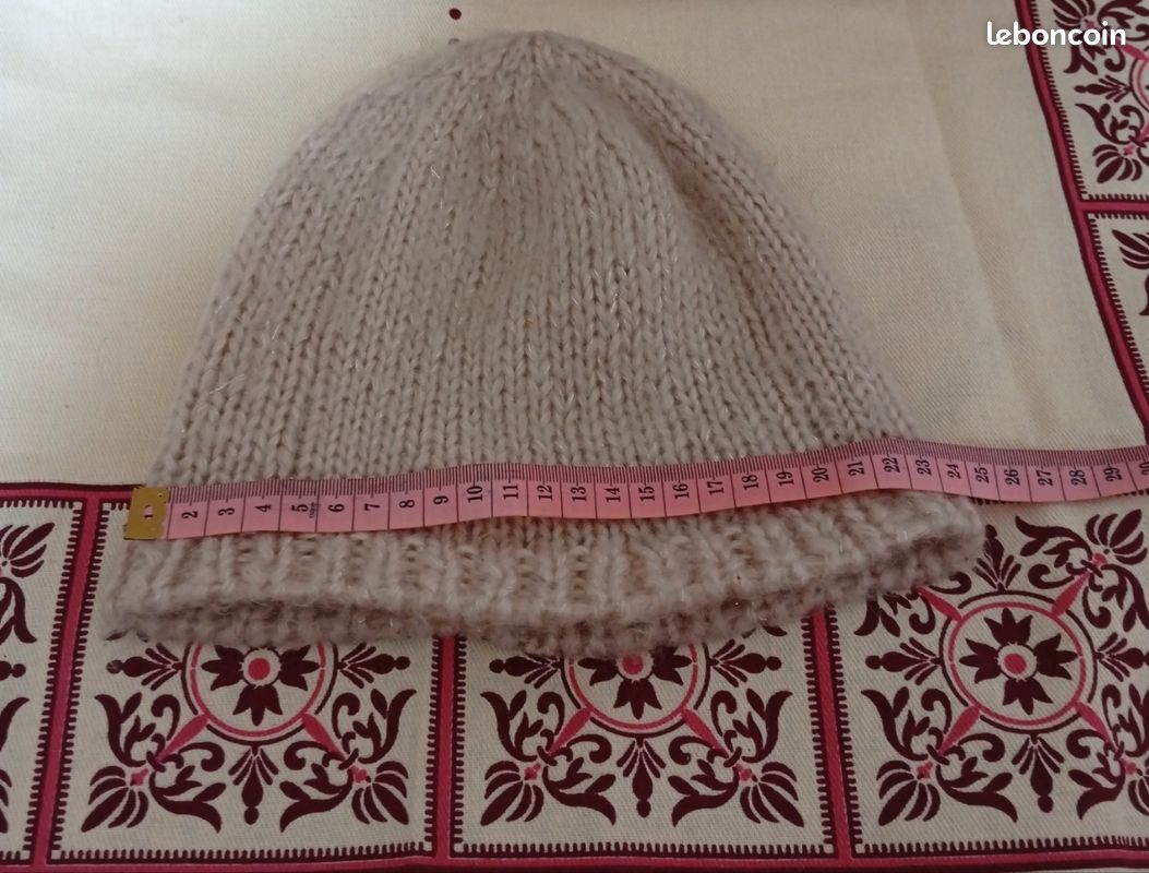 Bonnet acrylique (image 2)