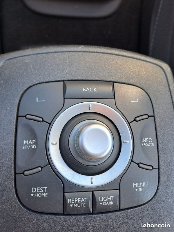 Renault megane scenic 1.5 dci 110ch fap bose 2012 (image 11)