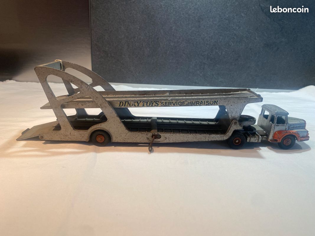 DINKY TOYS 39A/894 - Unic Izoard porte-voitures Boilot avec boite