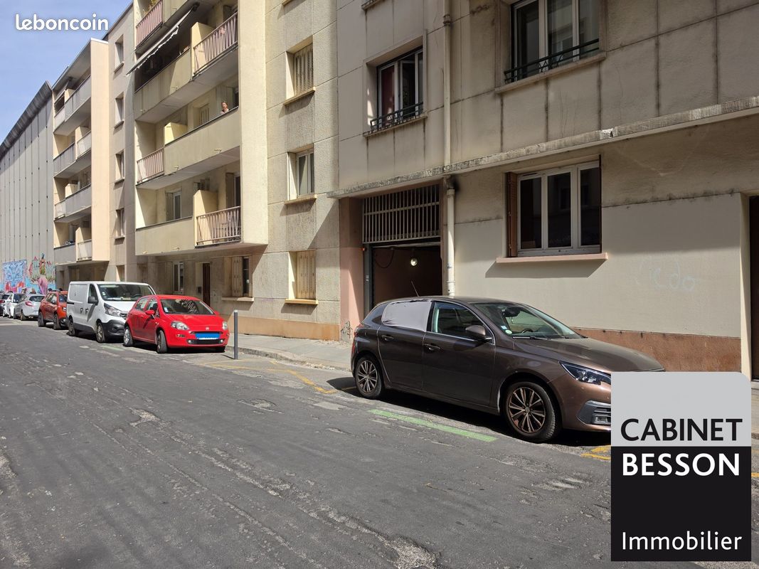 Parking 10 m² · à Grenoble · 10 m² · 62 €/mois