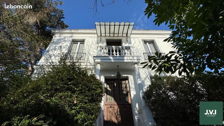 Maison 10 pièces 312 m²