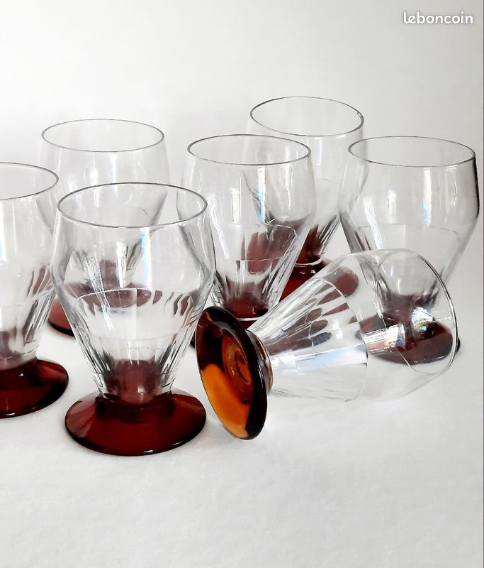 Verres à pieds anciens années 30-40 coloré ambré (image 1)