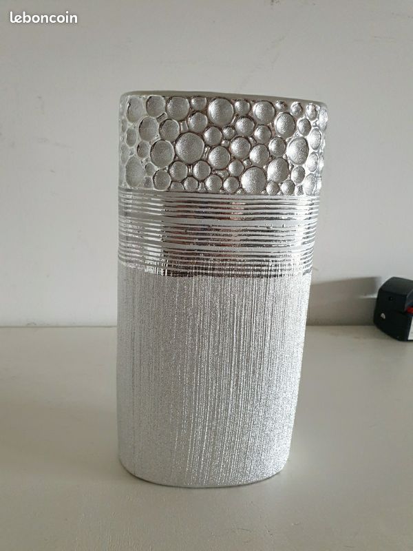 Vase argenté céramique (image 1)