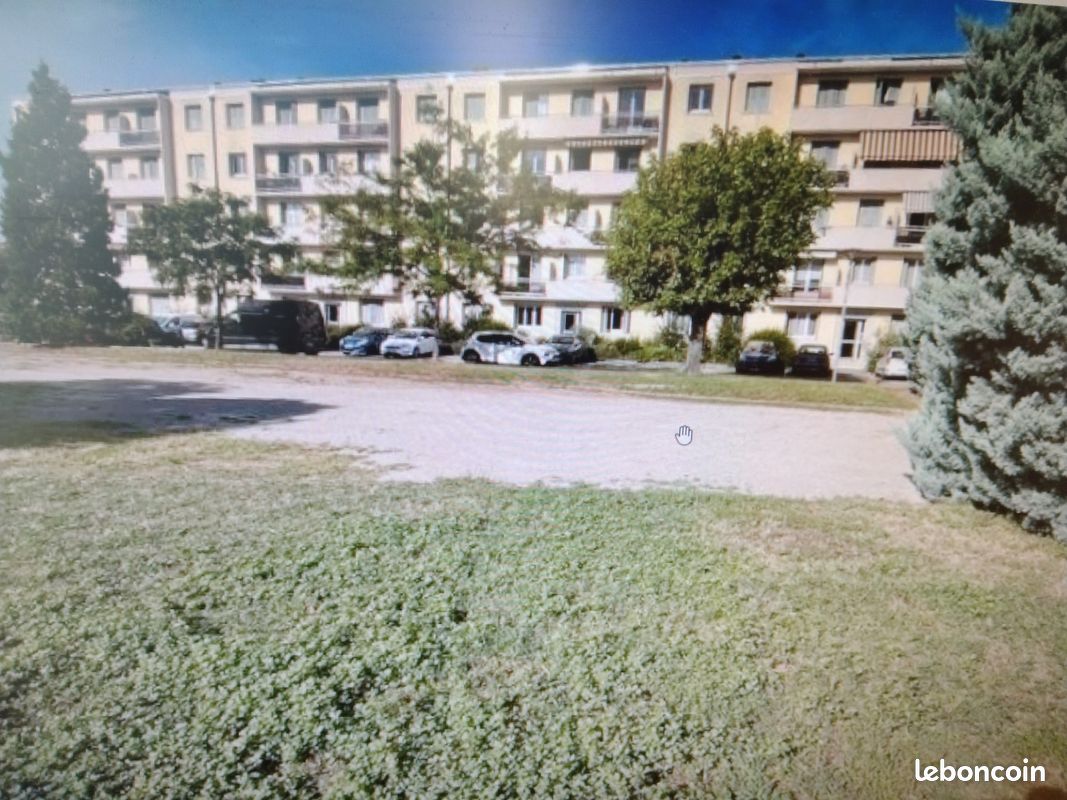 Appartement 3 pièces 68 m² · à Saint-Priest · 68 m² · 980 €/mois