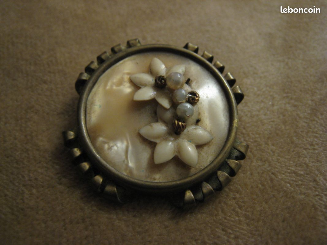 Broche Ancienne En Cuivre - Bijou Vintage En Très Bon état, Sans Marque, Parfaite Pour Collection Ou Style Rétro