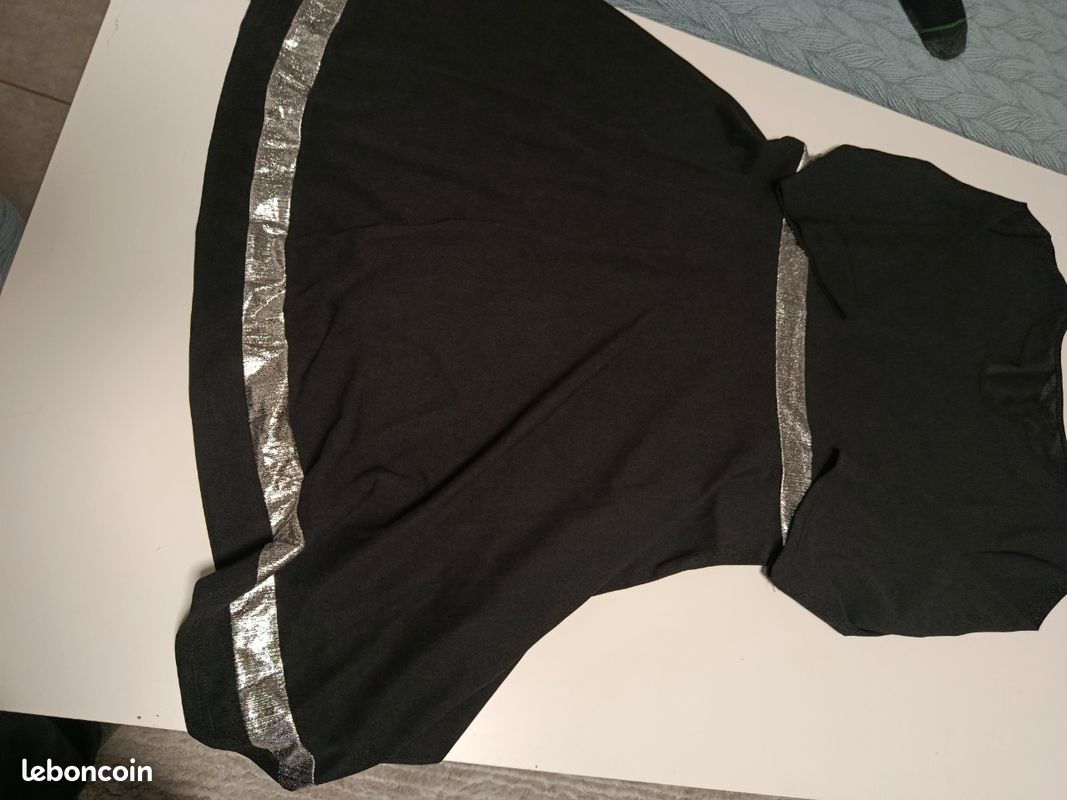Robe (image 1)