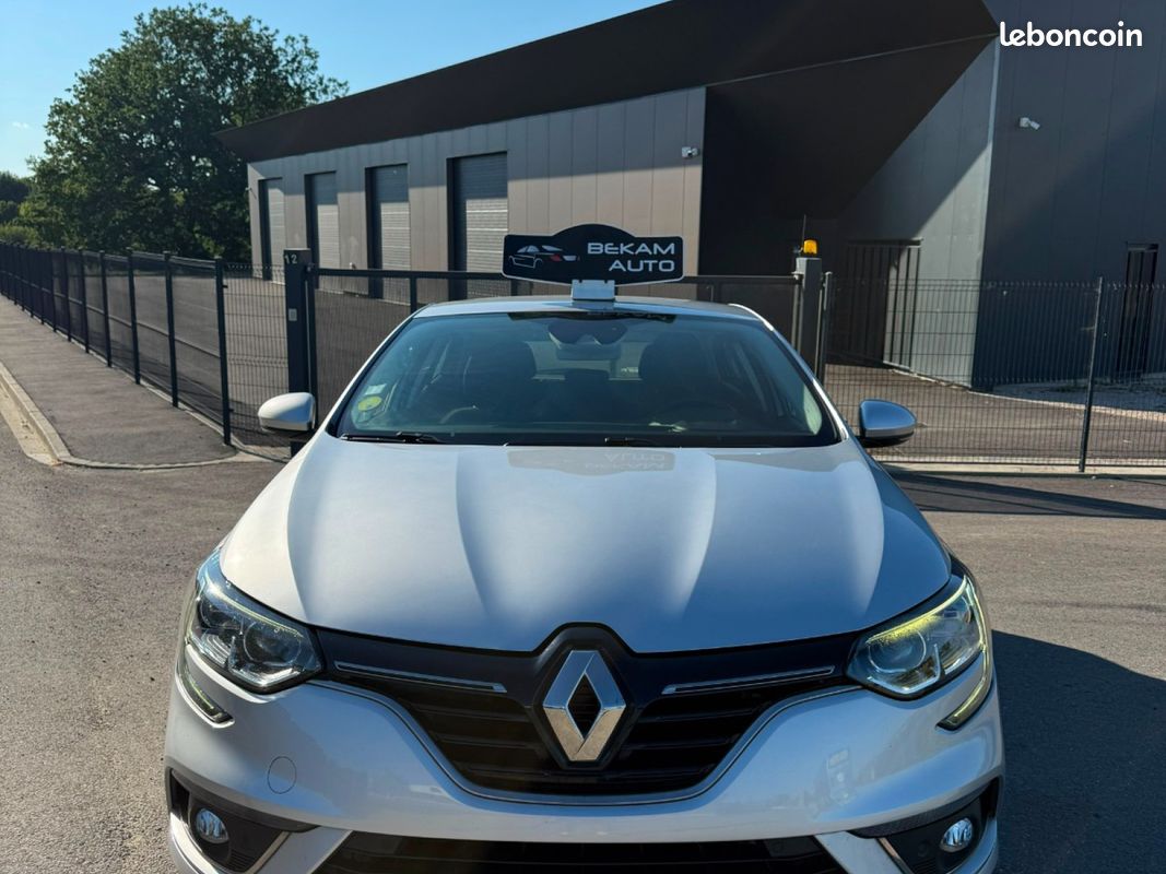 RENAULT MEGANE IV BERLINE BUSINESS 1.5 dCi 115 Business boîte automatique (image 6)