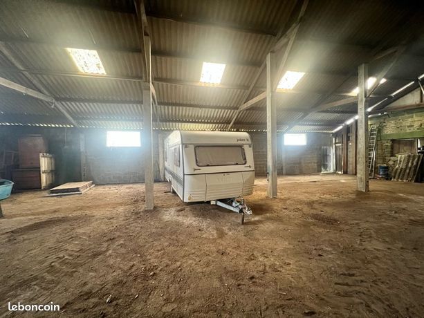 Location emplacement hivernage dans hangar