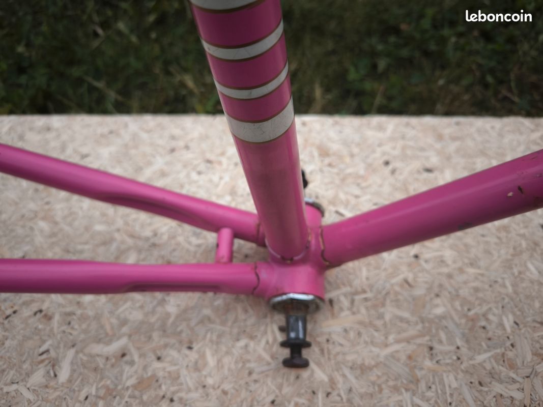 VELO COURSE VINTAGE mercier rose Reynolds Eroica Anjou bike bici Fahrrad EUR 850,00 - FR VELO COURSE VINTAGE mercier rose Reynolds Eroica Anjou bike bici Fahrrad EUR 850,00 - FR