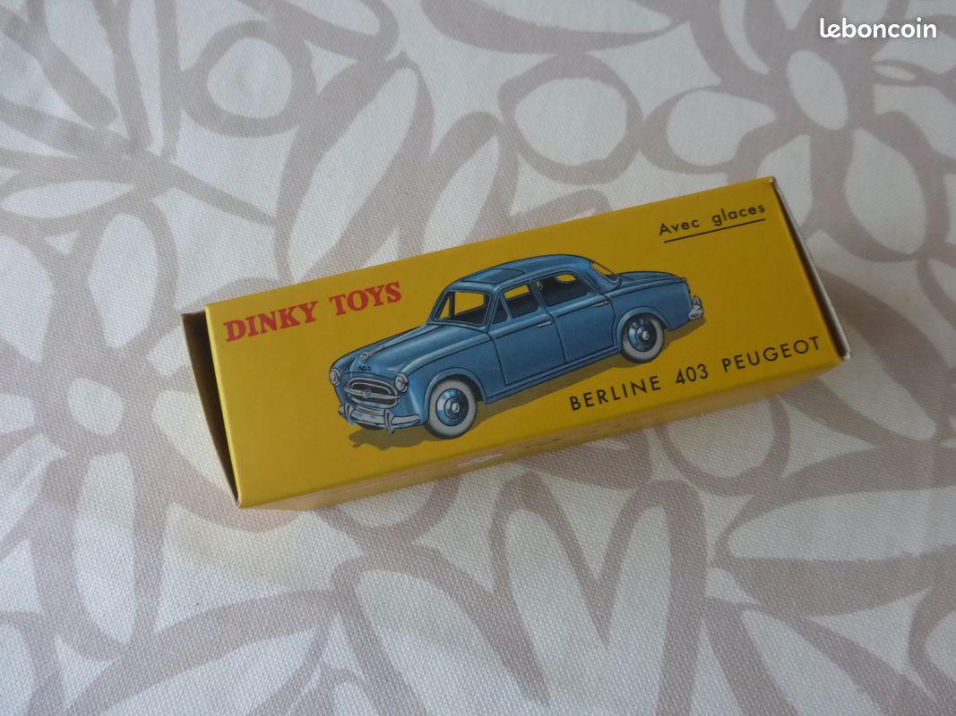 Peugeot 403 Berline Crème Dinky Toys 521 réédit. Atlas Neuf 1/43 Noël 2012 RARE