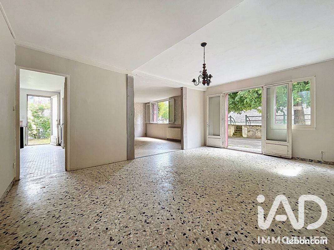 Maison 5 pièces 148 m² · à Mailly-la-Ville · 148 m² · 49 000 €