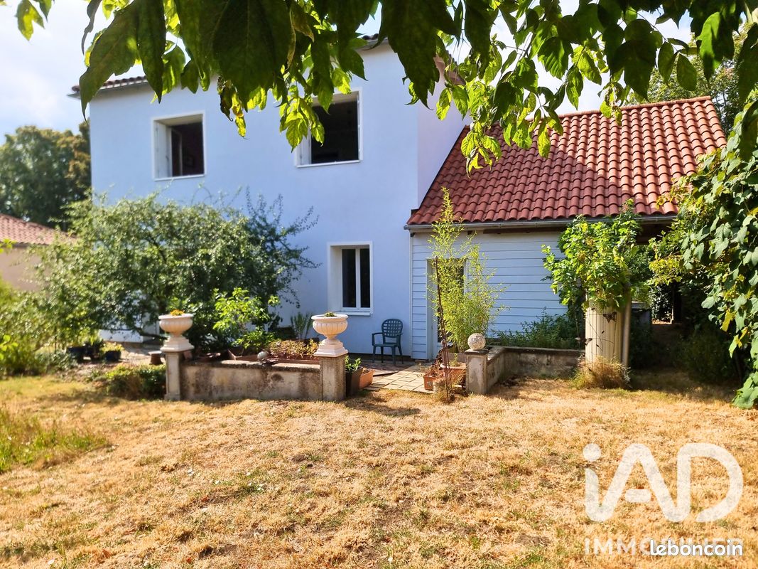 Maison 8 pièces 129 m² · à Rochefort · 129 m² · 263 000 €